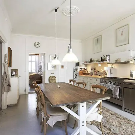 Apartament Balkon Med Udsigt Midt I