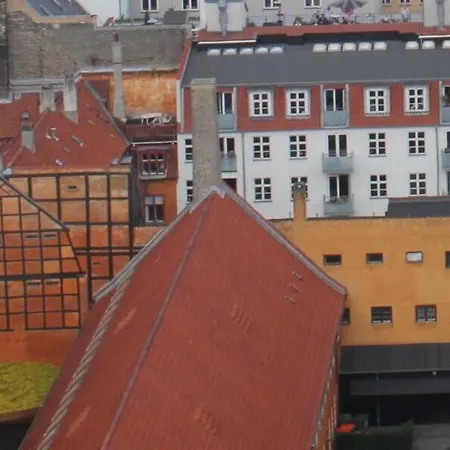 Balkon Med Udsigt Midt I *