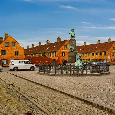 Balkon Med Udsigt Midt I Apartament *