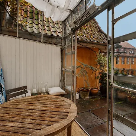 Balkon Med Udsigt Midt I Apartament Kopenhaga