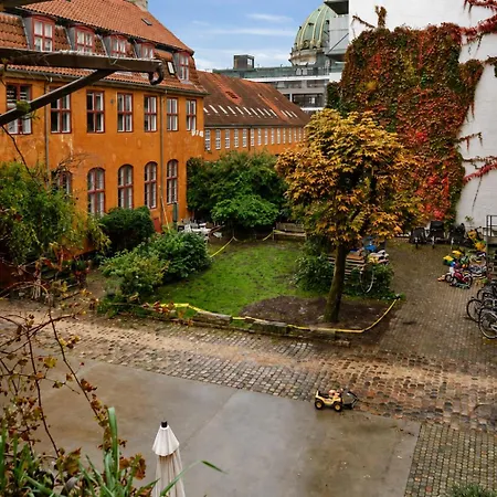 Balkon Med Udsigt Midt I *